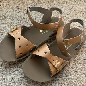 EUC Salt Water Sandals By Hoy Shoe Rose Gold 13